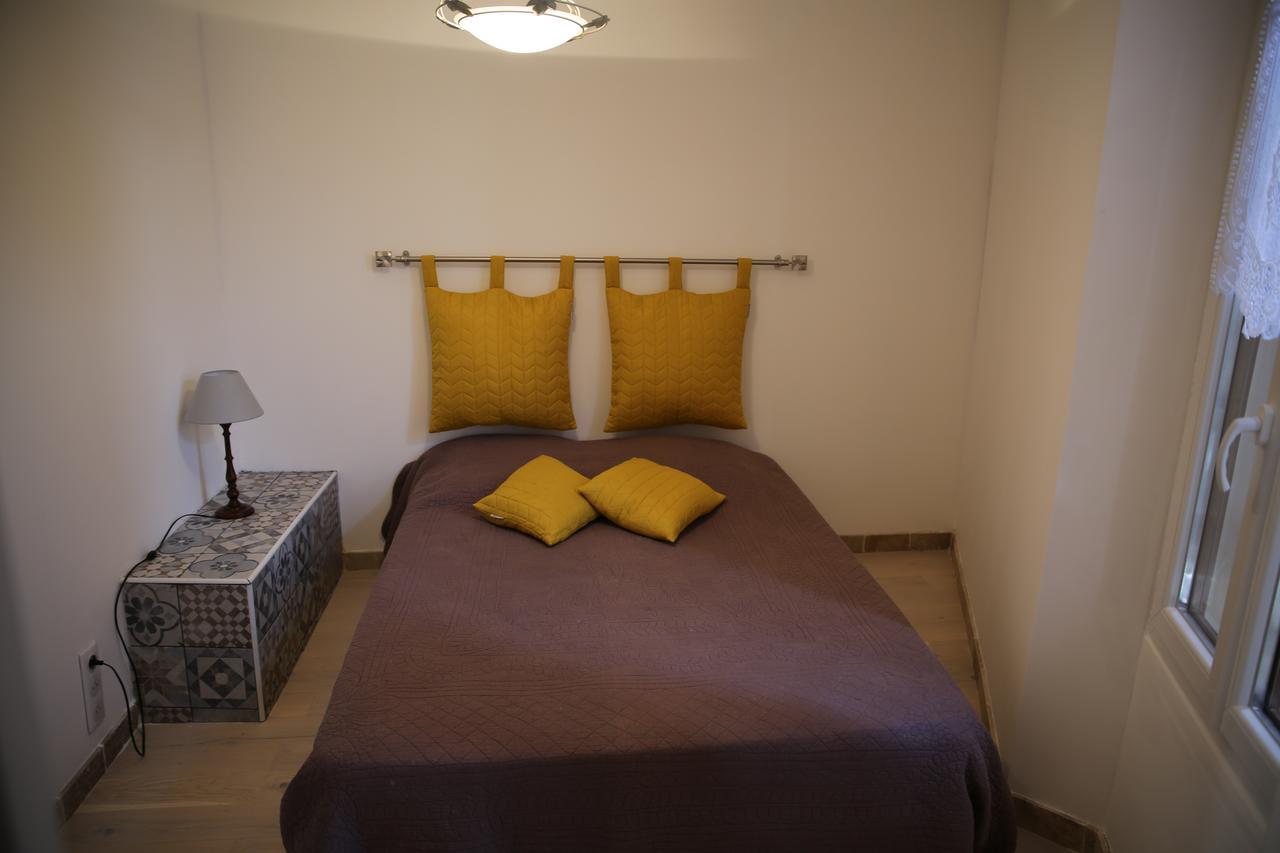Les Pins Restaurant Et Chambre D'Hotes Sillans-la Cascade Zewnętrze zdjęcie